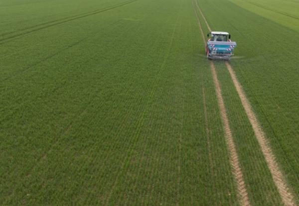 Le projet de loi d'urgence agricole, réponse du gouvernement à la colère du secteur l'hiver dernier, est examiné à partir de mardi à l'Assemblée nationale