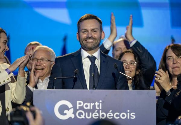 Le chef du Parti québécois (PQ), Paul St-Pierre Plamondon, après sa victoire en tant que futur Premier ministre du Québec, le 5 octobre 2026 à Montréal
