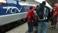 Le logo TGV sur un train de la ligne à grande vitesse Paris-Sarrebruck, via Strasbourg, le 10 juin 2007 à Strasbourg
