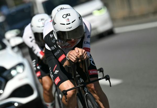 Tadej Pogacar participe à une séance d'entraînement deux jours avant le début du Tour de France, le 2 juillet 2026 à Barcelone en Espagne