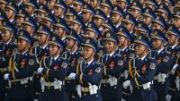 Des soldats de l'Armée populaire vietnamienne défilent lors d'une parade dans le cadre des célébrations du 80e anniversaire de l'indépendance du Vietnam, à Hanoï, le 2 septembre 2025