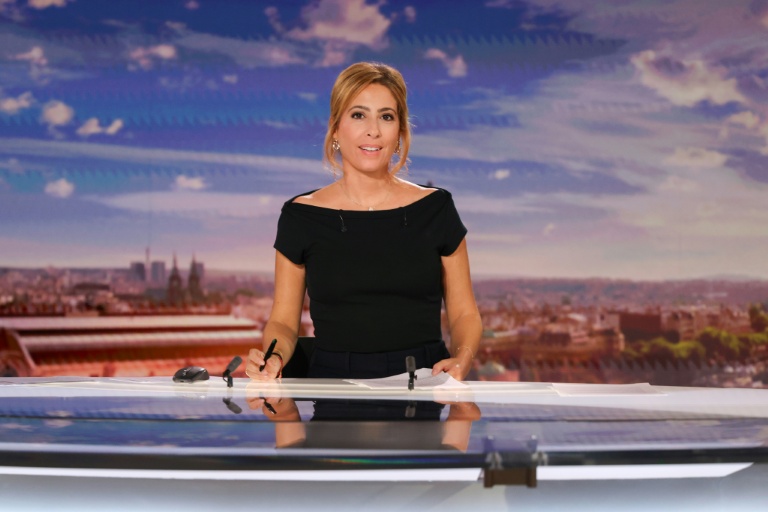 Léa Salamé présente le 20H00 de France 2 le 4 septembre 2025 à Paris