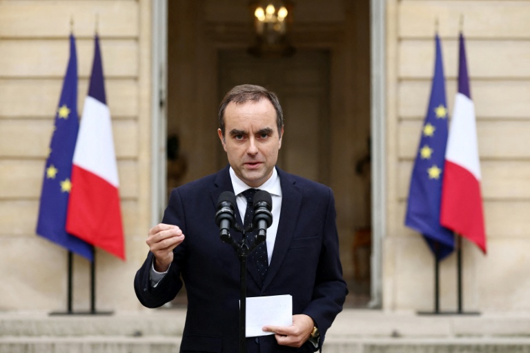 Le Premier ministre démissionnairSébastien Lecornu à Matignon le 6 octobre 2025