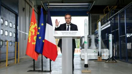 Le Premier ministre Sébastien Lecornu à Vernon dans l'Eure, dans une usine de fusées réutilisables de la start-up française MaiaSpace, le 4 septembre 2026