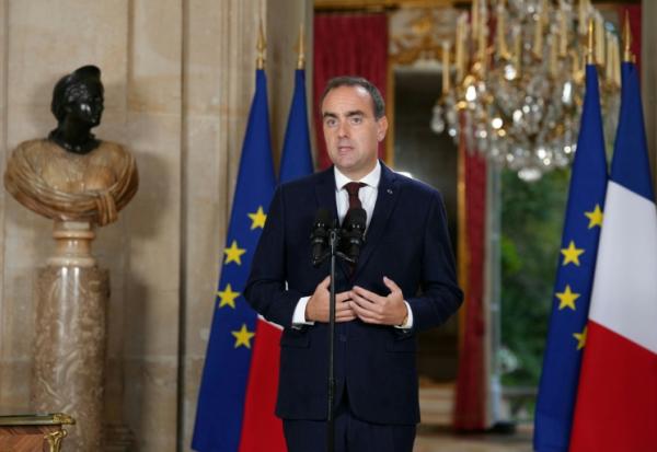 Le Premier ministre Sébastien Lecornu lors d'une allocation concernant la situation dans les lycées, le prix des carburants, la crise agricole et la situation financière de la France, le 7 octobre 2026 à l'hôtel de Matignon, à Paris