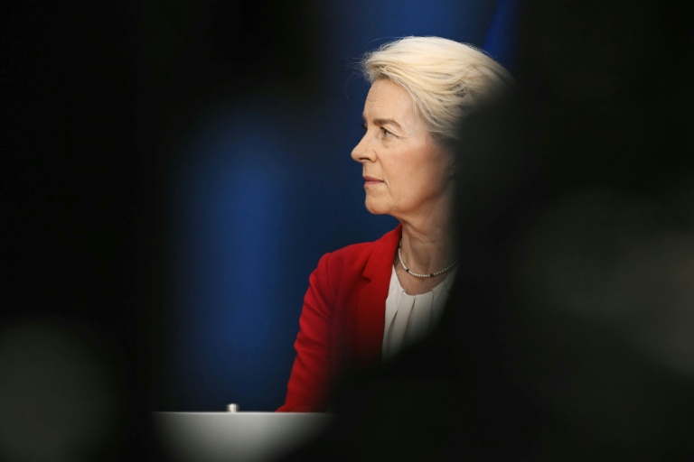 La présidente de la Commission européenne Ursula von der Leyen s'exprime à Bruxelles le 30 septembre 2025