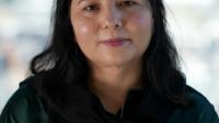La journaliste afghane Zahra Joya lors d'un entretien à l'AFP, le 14 août 2026 à Londres 