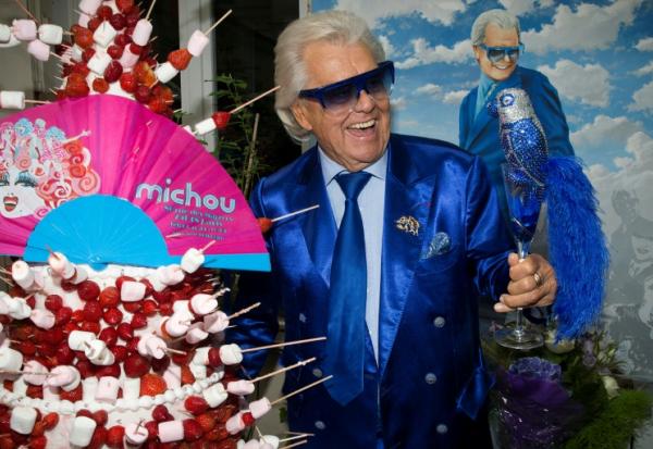 Michou lors de la célébration de son anniversaire au cabaret Michou à Paris, le 18 juin 2015