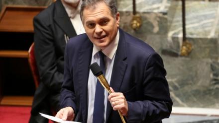 Le ministre des Transports Philippe Tabarot s'exprimant devant l'Assemblée nationale le 7 janvier 2026
