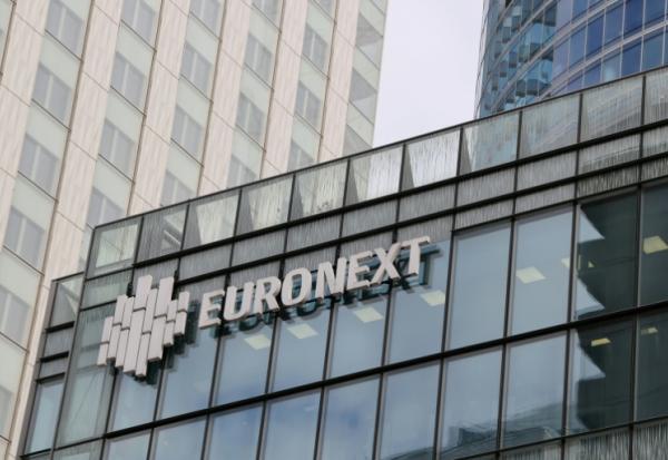 Le siège d'Euronext, société qui gère notamment la Bourse de Paris, dans le quartier d'affaires de La Défense, près de la capitale française, le 9 octobre 2025