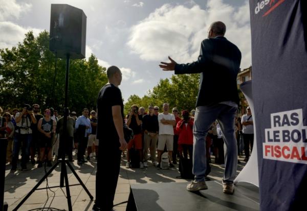 Lors d'un rassemblement pour réclamer le gel de la fiscalité du tabac, à Muret, en Haute-Garonne, le 7 septembre 2026