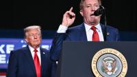 Le candidat républicain pour un siège de sénateur du Texas, Ken Paxton, s'exprime lors d'un meeting aux côtés du président américain Donald Trump à San Antonio (Texas), le 7 octobre 2026