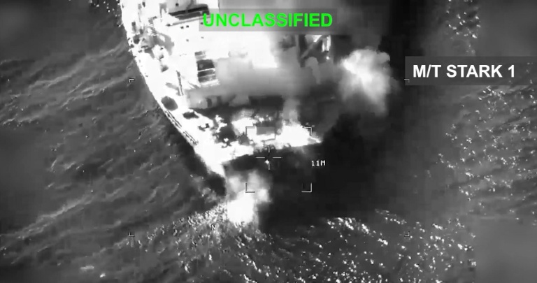 Capture d’écran réalisée 5 septembre 2026 à partir d'une vidéo diffusée par le Commandement central des États-Unis (Centcom) sur X montrant ce que le Centcom présente comme une frappe des forces armées américaines contre un pétrolier iranien dans le golfe d’Oman, le 5 septembre 2026