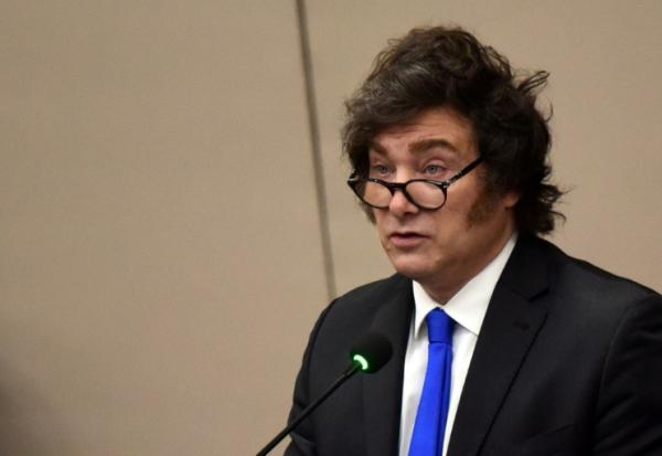 Le président argentin Javier Milei lors d'un discours au Parlement du Paraguay à Asuncion le 17 septembre 2025