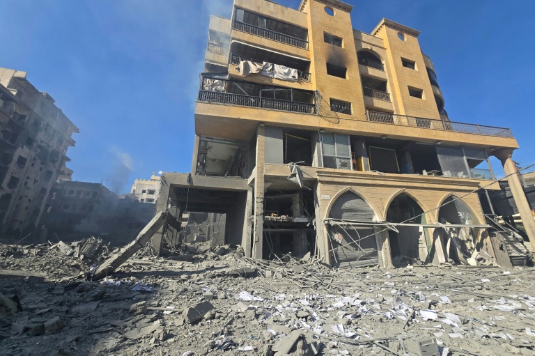 Un immeuble détruit par une attaque aérienne israélienne à Tyre, dans le sud du Liban le 31 mai 2026