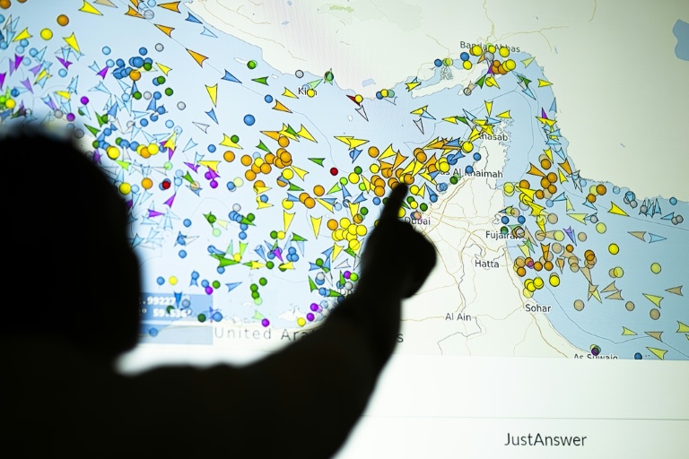 Les Etats-Unis ont de nouveau frappé l'Iran pour tenter de réduire le contrôle exercé par Téhéran sur le stratégique détroit d'Ormuz, tandis que les Gardiens de la Révolution iraniens ont affirmé avoir riposté en attaquant des bases américaines au Koweït et à Bahreïn