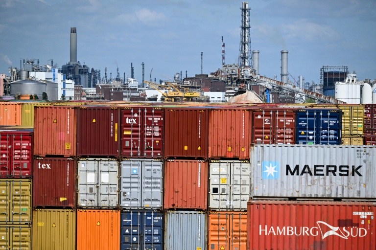 Les Européens voient des pans entiers de leur industrie menacés d'être balayés par la déferlante chinoise