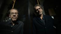 Les réalisateurs américains Ethan Coen (à gauche) et Joel Coen (à droite), avant de recevoir le Prix Lumière 2026 à Lyon, le 15 octobre 2026