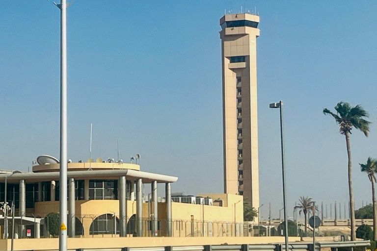 Une tour de contrôle de l'aéroport international de Ryad le 19 Septembre 2026, en Arabie saoudite