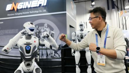 EngineAI founder Evan Yao says the China-based maker of humanoid robots is working with US tech titans such as Amazon and Meta on giving them AI brains