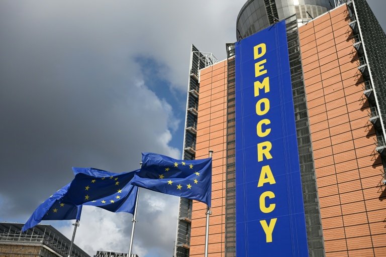Vue du siège de la Commission européenne, le 20 avril 2026 à Bruxelles