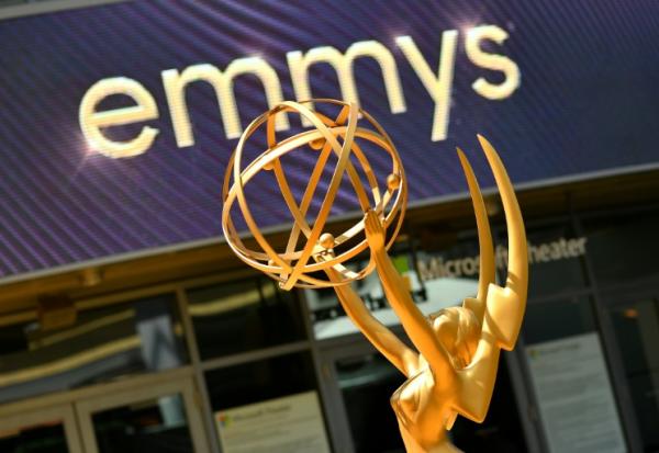 La série médicale "The Pitt" et la comédie sur les déboires d'une humoriste vieillissante "Hacks" ont pris la tête mercredi de la course aux Emmy Awards, l'équivalent des Oscars de la télévision américaine