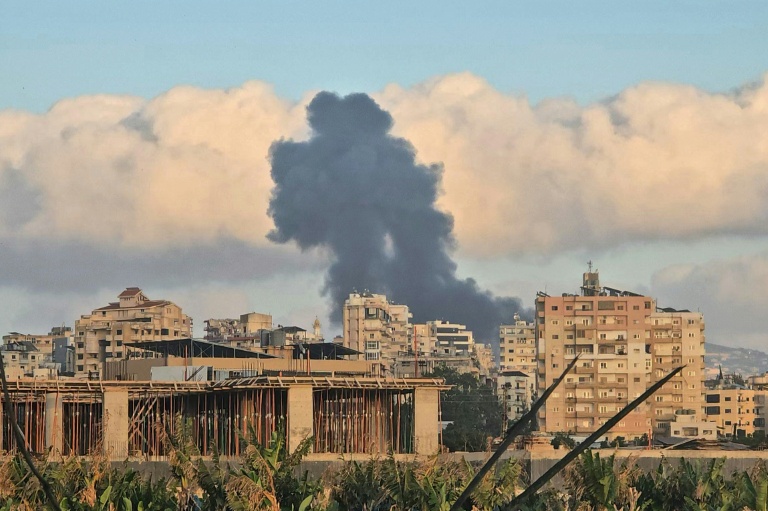 Bombardement israélien sur la banlieue de Tyr, au Liban, le 16 mai 2026