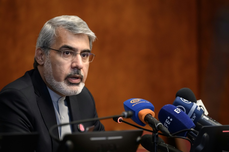 L'ambassadeur d'Iran à l'ONU Ali Bahreini lors d'une conférence de presse à Genève, le 23 juin 2026 en Suisse