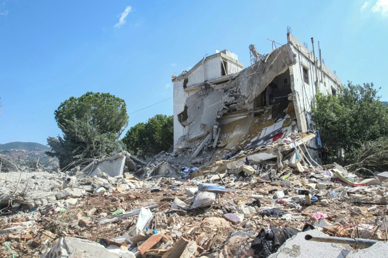 Un bâtiment détruit par une frappe aérienne israélienne sur le village d'Arabsalim, dans le sud du Liban, le 6 septembre 2026