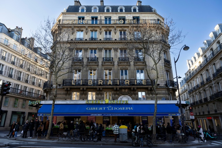 Le magasin Gibert Joseph sur le boulevard Saint Michel, à Paris, le 1er février 2025
