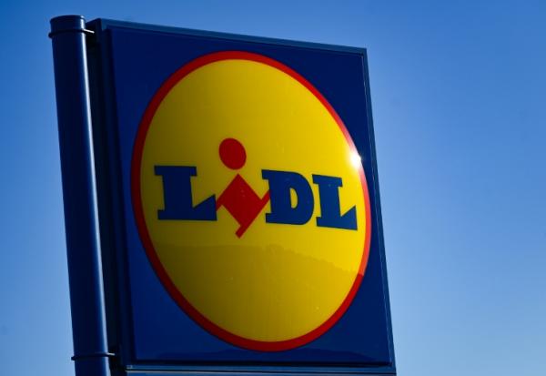 Logo Lidl, à Valras-Plage, dans l'Hérault, le 30 mars 2025.