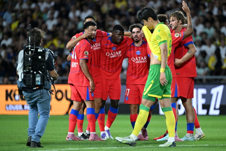 Le capitaine du PSG Vitinha (c), auteur du but de la victoire à Nantes, le 17 août 2025