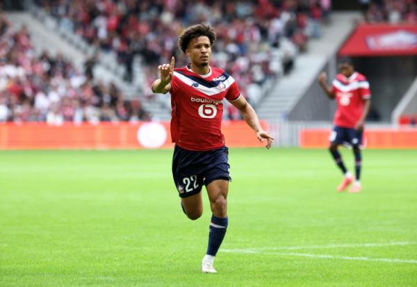 Tiago Santos après avoir ouvert le score pour Lille contre Troyes, le 13 septembre 2026 au stade Pierre-Mauroy