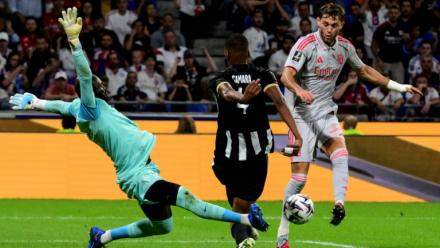 L'Américain Tanner Tessmann (d), auteur du but de la victoire pour Lyon face à Angers, le 19 septembre 2025 à Décines-Charpieu