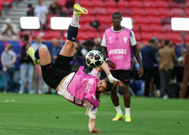 L'une des stars du PSG Khvicha Kvaratskhelia à l'entraînement à la veille de la finale de Ligue des champions contre Arsenal, le 30 mai 2026 à Budapest
