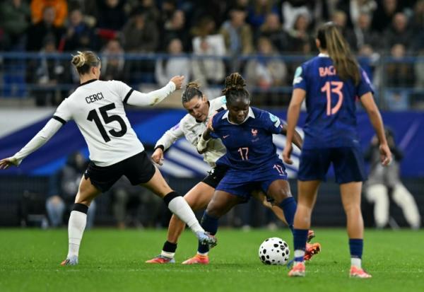 Les Bleues de Sandy Baltimore (#17) ont dû se contenter d'un match nul contre l'Allemagne en demi-finale retour de la Ligue des nations, le 28 octobre 2025 à Caen