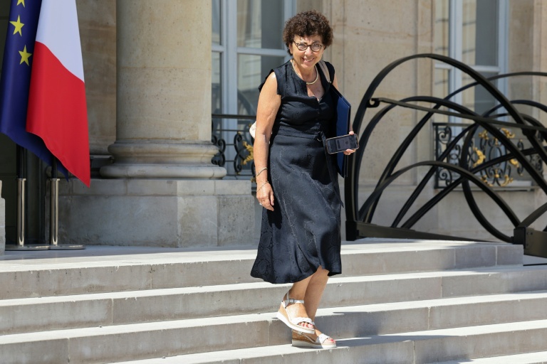 La ministre de l'Environnement, Monique Barbut, quitte le palais de l'Elysée, à Paris, le 24 juin 2026