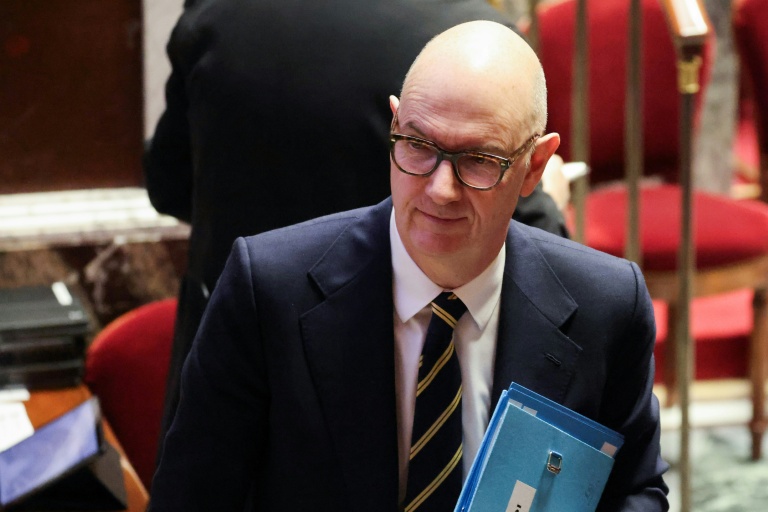 Le ministre de l'Economie, roland Lescure, à l'Assemblée nationale, le 13 janvier 2025 à Paris