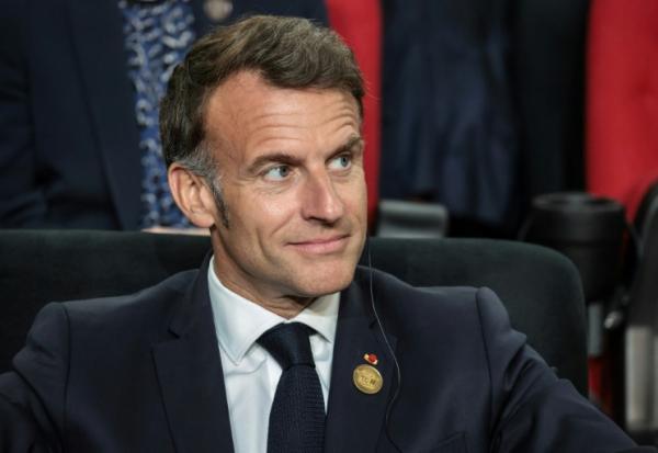 Le président français Emmanuel Macron, le 9 mai 2026 à Borg el-Arab, près d'Alexandrie, en Egypte