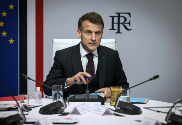 Le président Emmanuel Macron lors d'un conseil de défense à l'Elysée, le 10 mars 2026 à Paris
