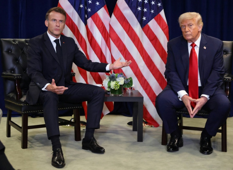 Emmanuel Macron et Donald Trump en marge de l'Assemblée générale des Nations unies à New York, le 23 décembre 2025