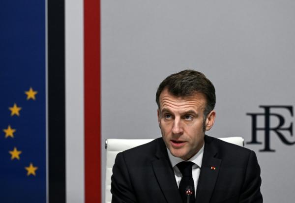 Le président français Emmanuel Macron lors d'une réunion du Conseil de défense nationale à l'Élysée, à Paris, le 28 février 2026, à la suite des frappes américaines et israéliennes contre l'Iran