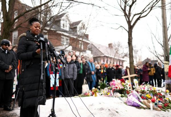 Un rassemblement, jeudi 8 janvier 2026 sur le lieu de la mort d'une femme tuée la veille par la police à Minneapolis