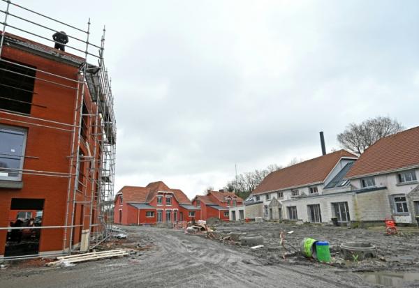 Chantier de rénovation thermique dans le quartier minier de Lens, le 16 janvier 2023