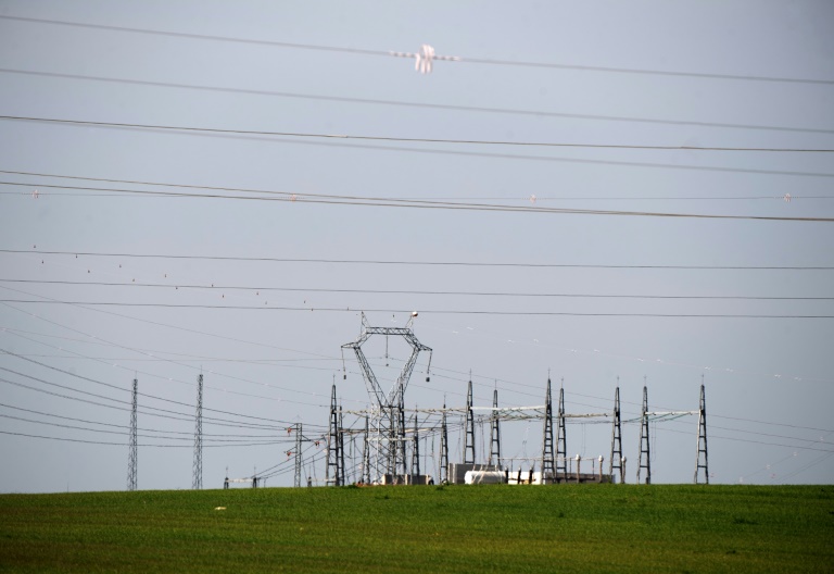 Des lignes à haute tension à Sanlucar La Mayor, dans le sud de l'Espagne, le 28 février 2026