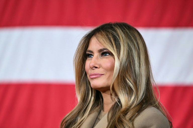 Melania Trump lors d'un discours du président américain Donald Trump adressé aux militaires et à leurs familles à Fort Bragg, en Caroline du Nord, le 13 février 2026