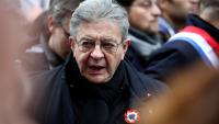 Le leader Insoumis Jean-Luc Mélenchon lors d'une manifestation pour le pouvoir d'achat et la défense des services publics, le 24 octobre 2026 à Paris 