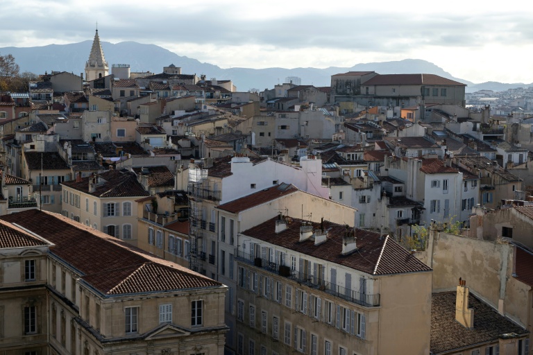 Vue du quartier historique du Panier à Marseille le 17 décembre 2025 