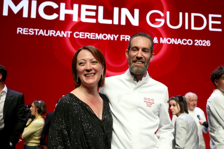 Michaël Arnoult, le chef du restaurant La Morainières, et sa femme Ingrid, le 16 mars 2026 à Monaco