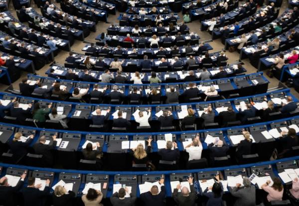 Les eurodéputés votent mercredi le règlement sur les retours des migrants déboutés du droit d'asile, un volet controversé de la politique migratoire européenne